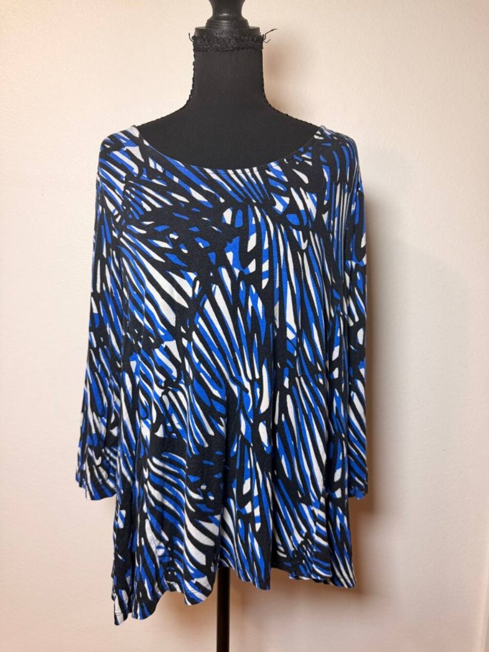 Dana Buchman Blue Black Abstract Print Swing Tunic Top 3/4 Sleeve Boho Chic L
